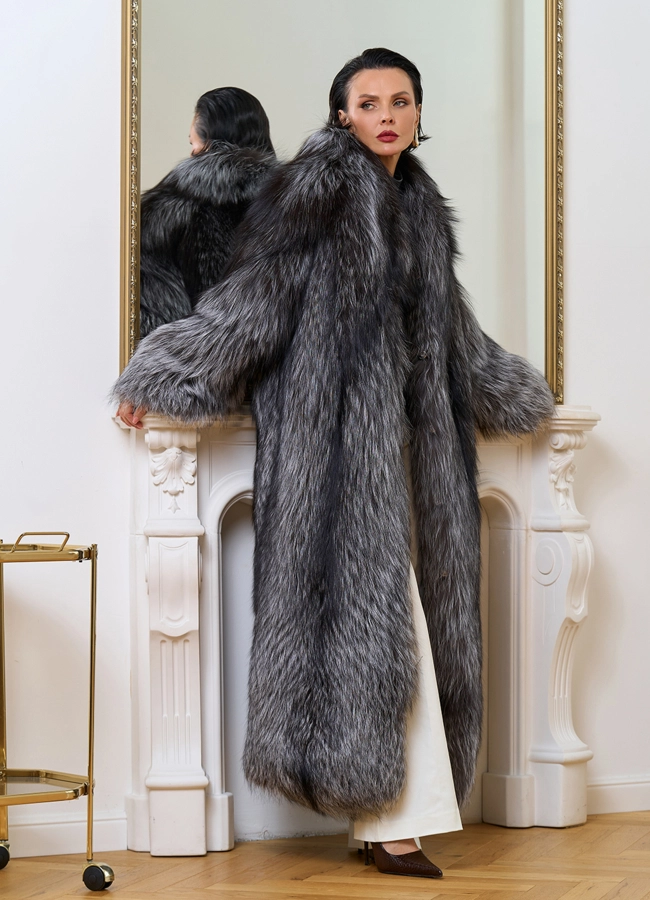 Женская шуба из меха чернобурой лисы модель № 34296 в рассрочку фото