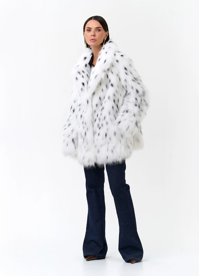 Шуба из меха лисы с инкрустацией под рысь модель № 33770 универмаг малина