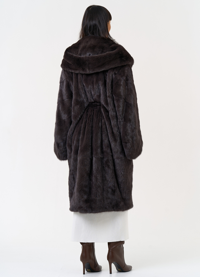Женская шуба из меха норки с капюшоном  модель № 31377 в кредит