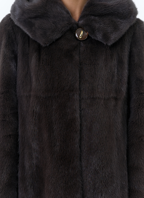 Женская шуба из меха норки  капюшоном