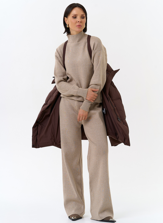 Женский пуховик с поясом