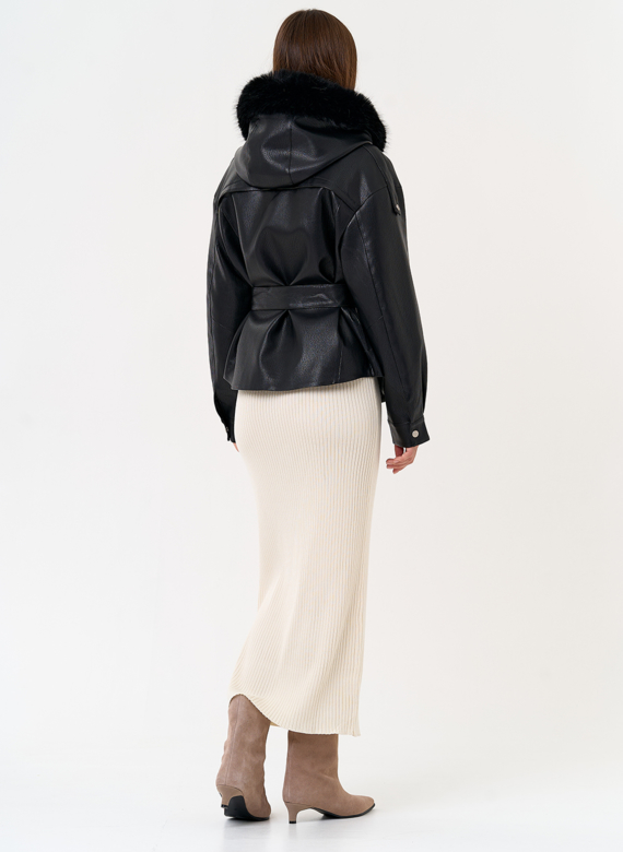 Женская утепленная куртка из эко кожи с поясом