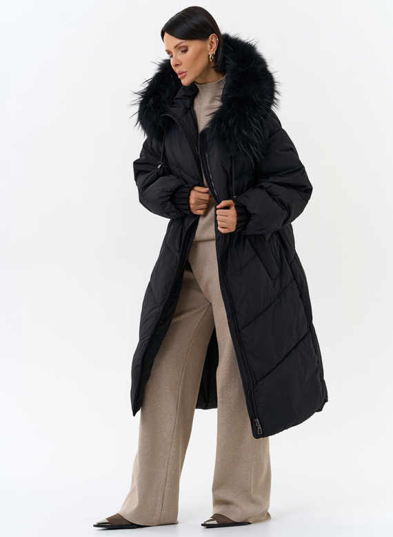 Женский пуховик с капюшоном из меха чернобурки