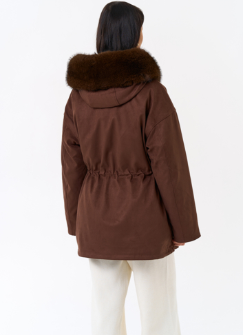 Женская парка из эко замши с капюшоном из эко меха