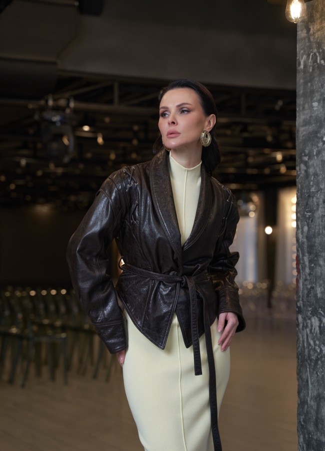 Куртка женская из натуральной кожи в стиле ретро модель № 30159 меха малина