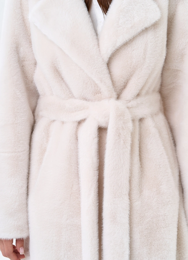 Женское пальто из эко меха с декоративными молниями модель № 31216 универмаг малина