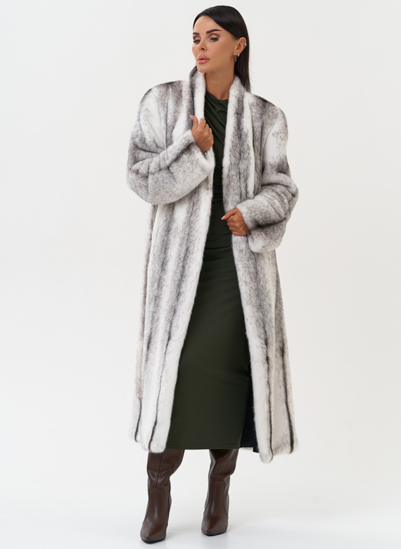 Длинная шуба из норки крестовки