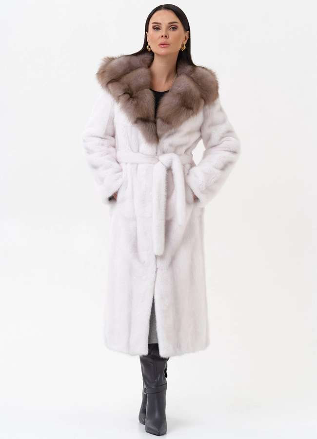 Белая шуба из норки с куницей модель № 29530 универмаг малина