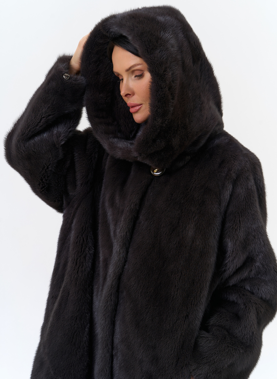 Шуба из норки с капюшоном