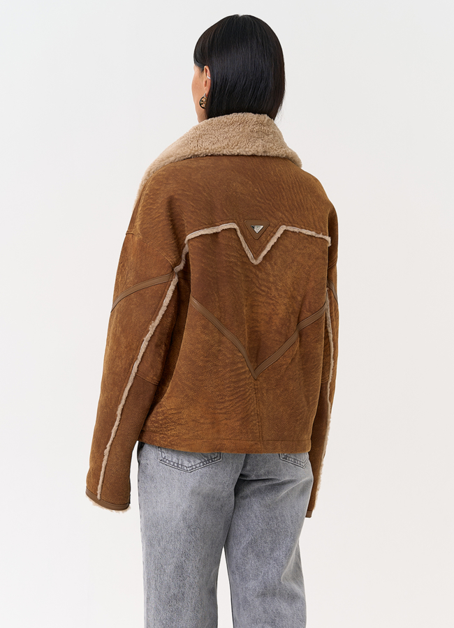 Короткая дубленка с воротником модель № 31359 в кредит