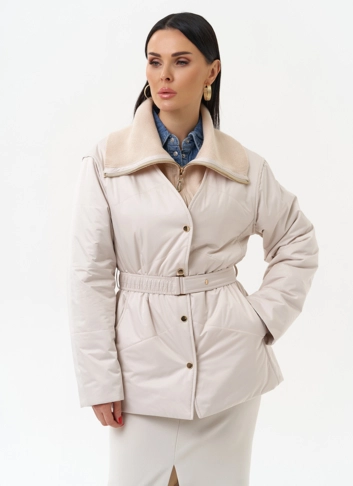 Женская утепленная куртка с поясом фото