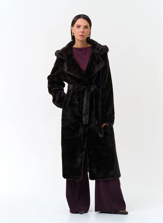 Женская шуба из эко меха с капюшоном фото